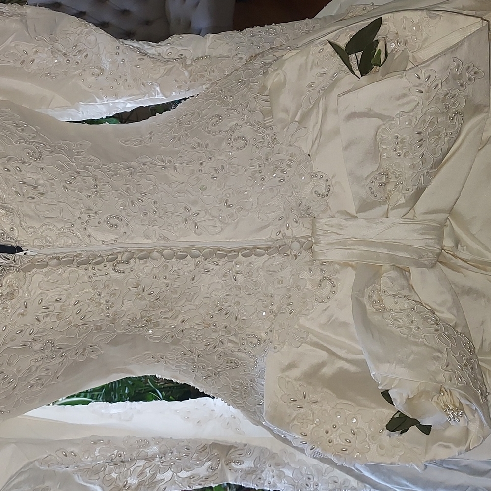 Vintage Michele Vincent Dupioni Silk Wedding Gown with Pearls and Lace - Picture 6 of 16